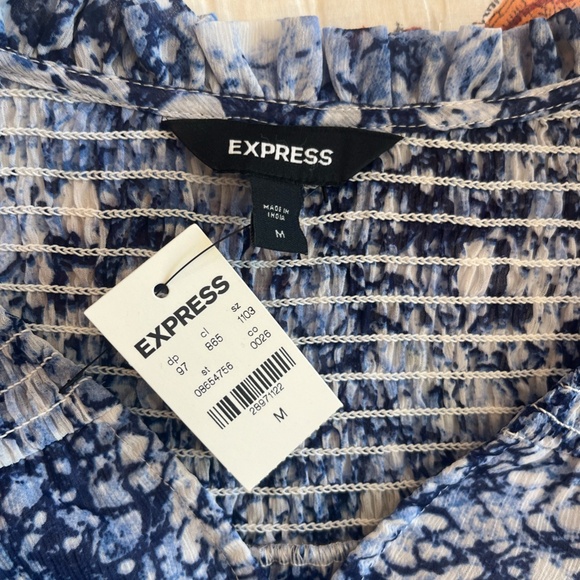 NWT Express Blue and White Blouse, Sz M - Picture 3 of 4